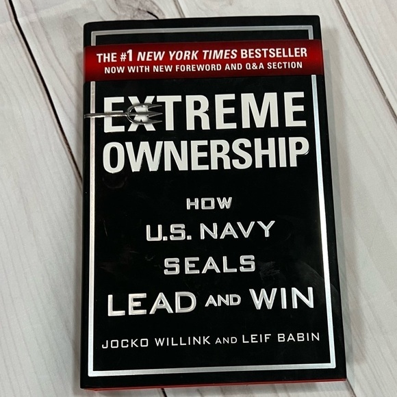 EUC Extreme Ownership by Jocko Willink and Leif Babin Black and White Hardcover - Picture 1 of 4